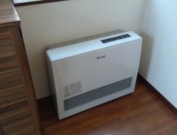 FF式暖房機　室内機